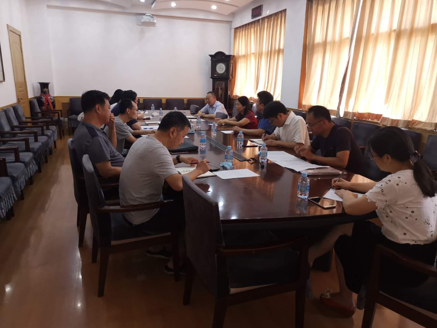 新葡的京集团3512vip召开第二次教材建设工作 推动会.jpg